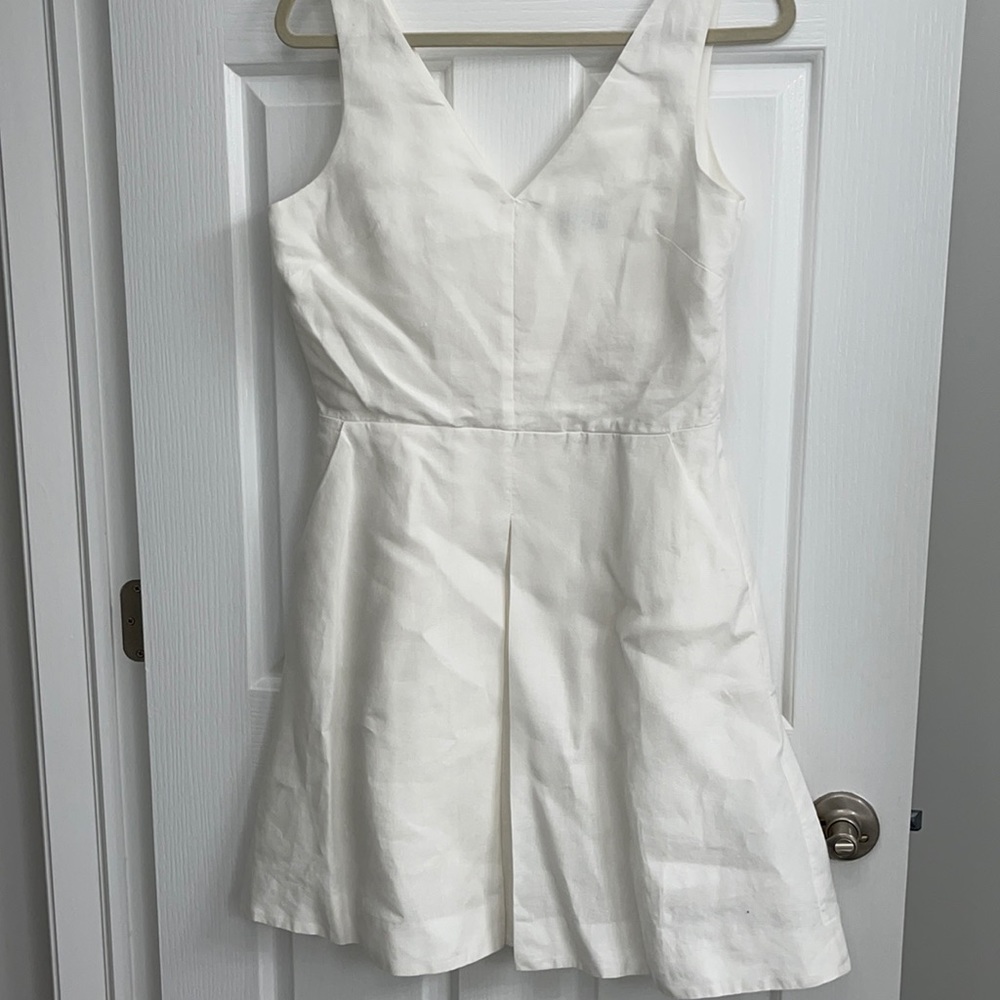 White v neck dress